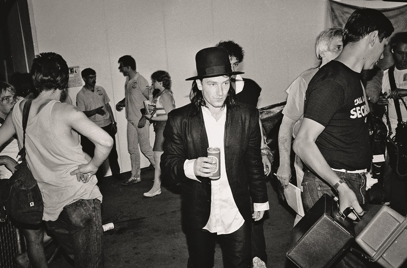 Irish singer Bono of U2 backstage at the Live Aid concert at Wembley Stadium, London, 13th July 1985. (Photo by Dave Hogan/Hulton Archive/Getty Images)